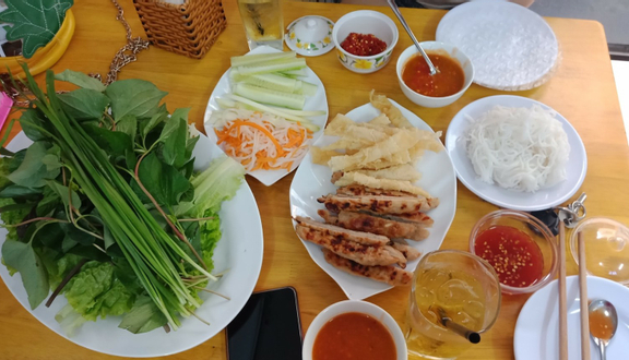 Bún chả cá(chả cá chiên, chả cá hấp,trứng cút)