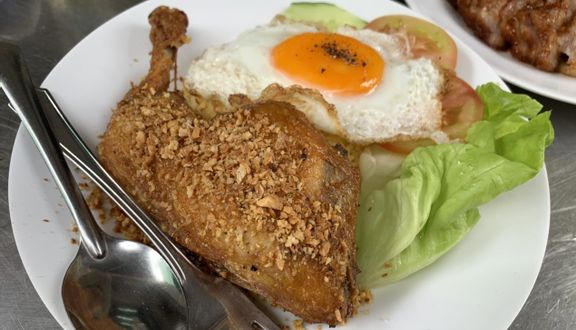 Cơm gà đùi góc tư