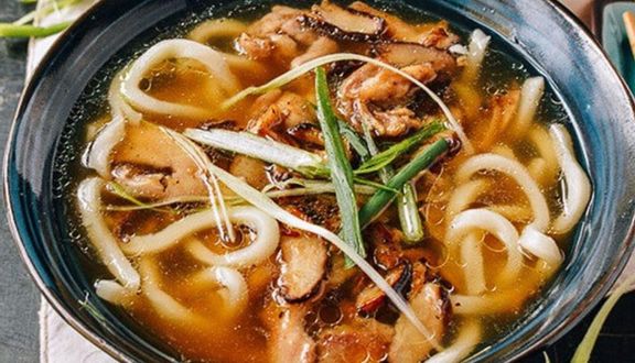 Cơm chiên cà ri gà xé