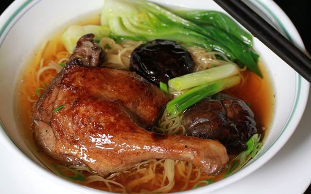 Bồ Câu Quay  (1 con) 烤乳鸽 （一只）