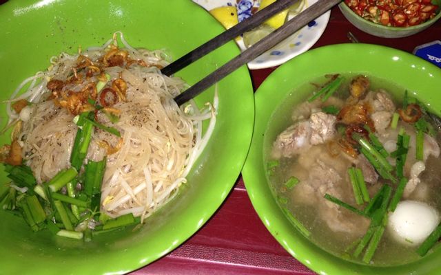 Hủ Tiếu Vỉa Hè
