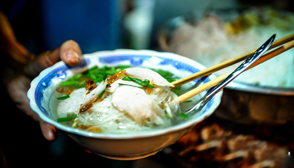 Hủ Tiếu Vỉa Hè - Nguyễn Thái Bình