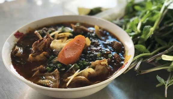 Hủ Tiếu & Bò Kho Bánh Mì