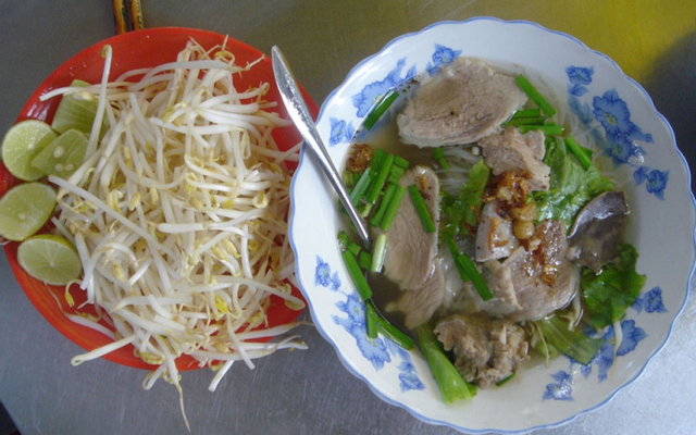 Hủ Tiếu Bình Dân - Bùi Thị Xuân