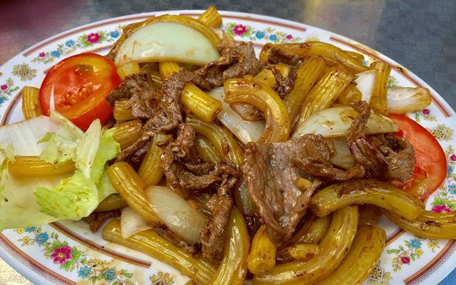 Nui xào bò