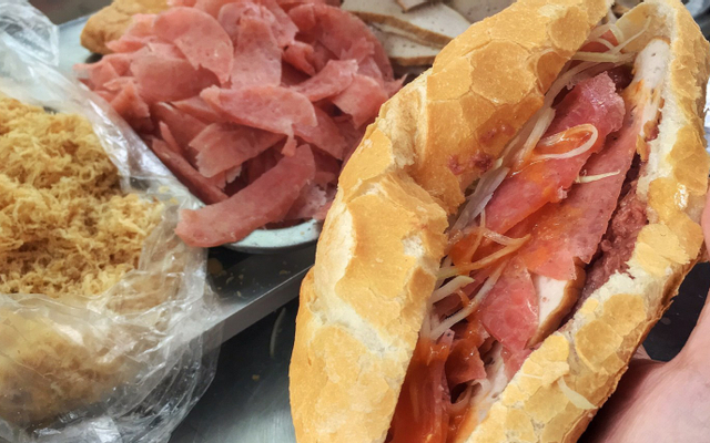 Hoàng Phát - Bánh Mì & Sandwich