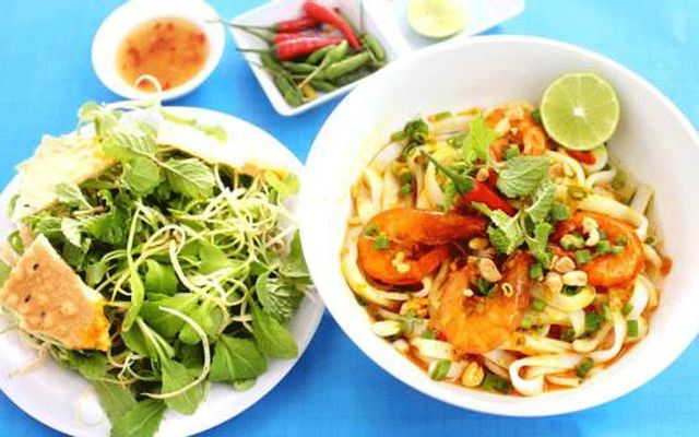 Hoàng Long - Mì Quảng & Bún Bò Huế