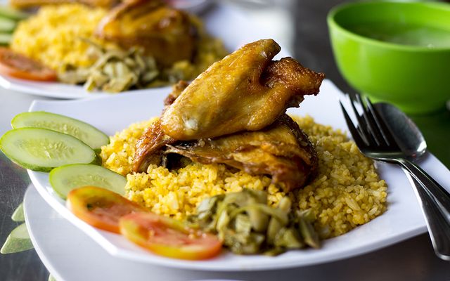 Hồ Gia - Cơm Gà Xối Mỡ - 326 Nguyễn Trọng Tuyển