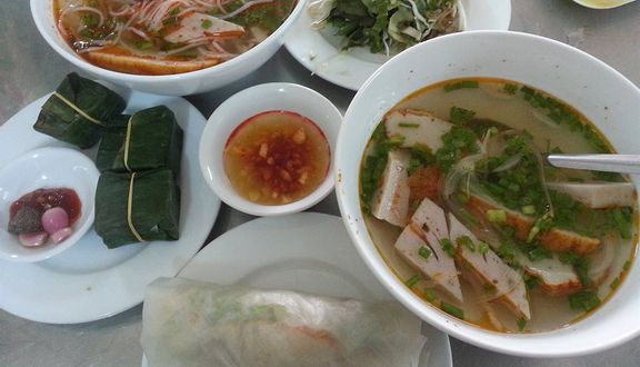 Bún riêu chả cá + giò heo
