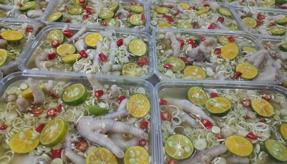 Chân gà xào sả ớt