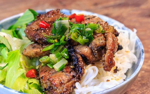 Cơm tấm sườn chả