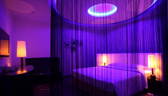 Honey House Hotel - Sư Vạn Hạnh