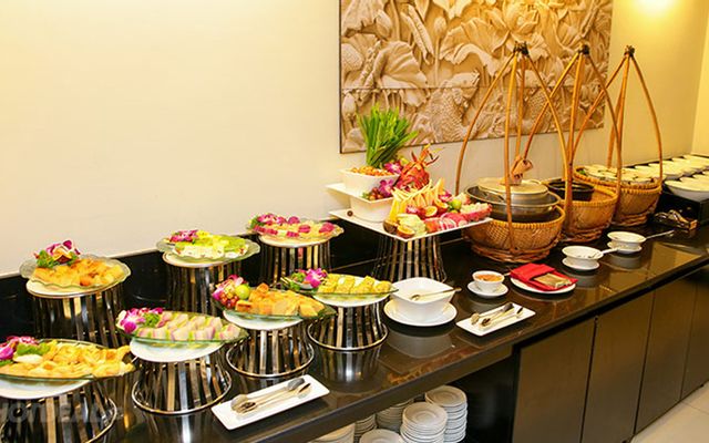 Buffet Gánh 3 Miền - Khách Sạn Bông Sen