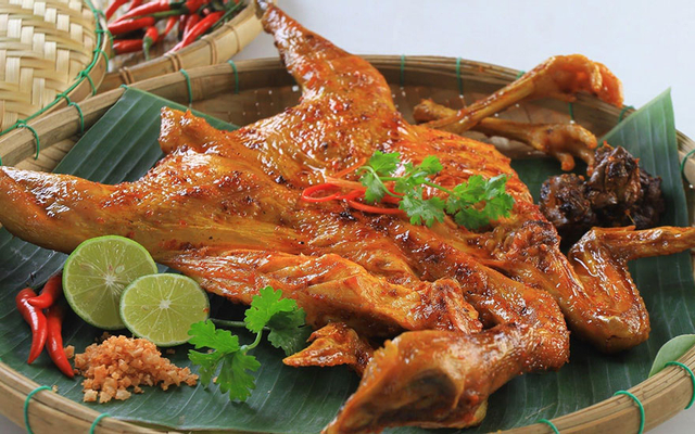 Gà Nướng Tấn Phát