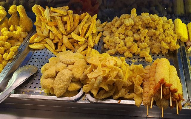 Xúc Xích Lốc Xoáy Chiên Xù