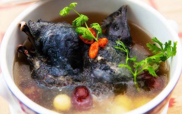 Gà ác tiềm thuốc bắc