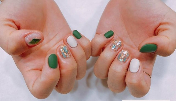 Jolie Pang Nail Salon
