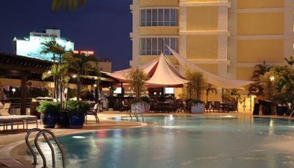 Hồ Bơi Pool - Khách Sạn New World - Lê Lai