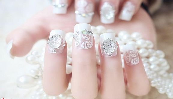 Her Nail