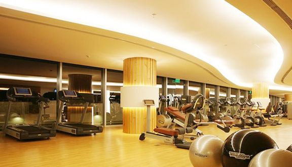 California Fitness & Yoga - Crescent Plaza