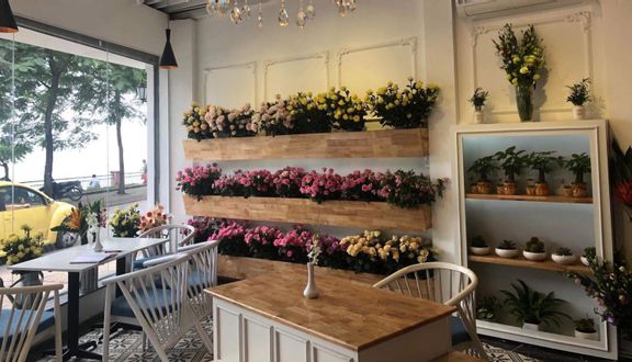 Tony's Coffee, Flowers & More