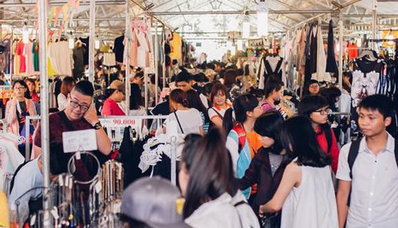 Saigon Holiday Market
