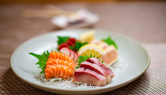 Fami Dining - Seafood - Nguyễn Cảnh Chân