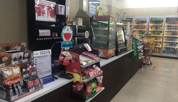 FamilyMart - Phan Xích Long