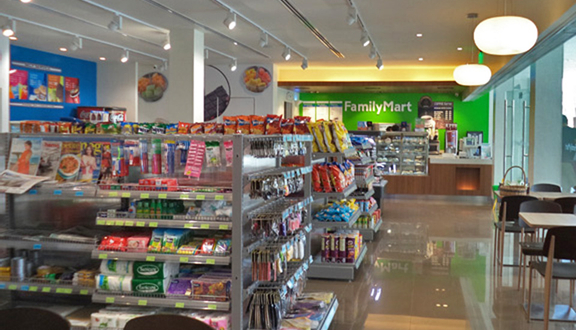 FamilyMart - Petrolimex Nguyễn Đình Chiểu