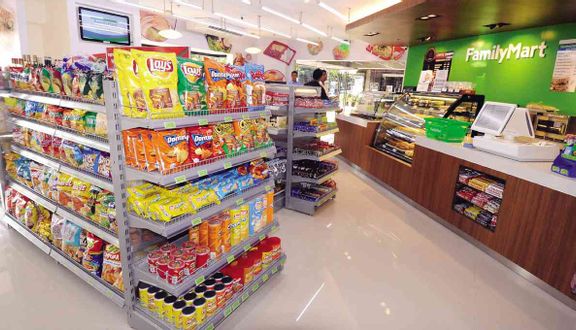 FamilyMart - Nguyễn Văn Quá