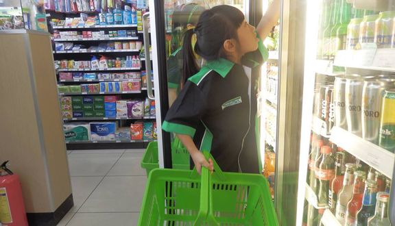 FamilyMart - 902 Tạ Quang Bửu