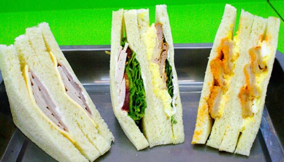 FamilyMart - 875 Cách Mạng Tháng 8