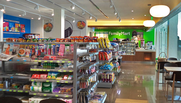 FamilyMart - Hùng Vương