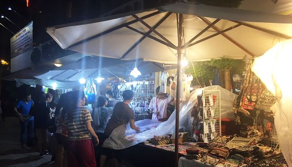 Chợ phiên Sài Gòn - Võ Văn Tần