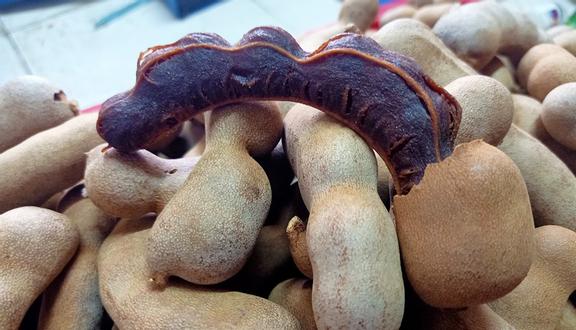Me Lào chua ngọt