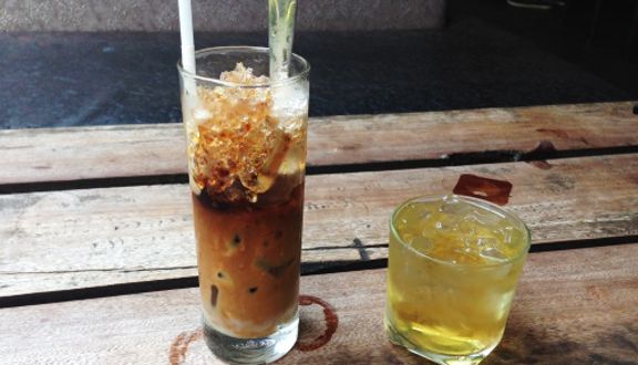 Dù Vàng Coffee