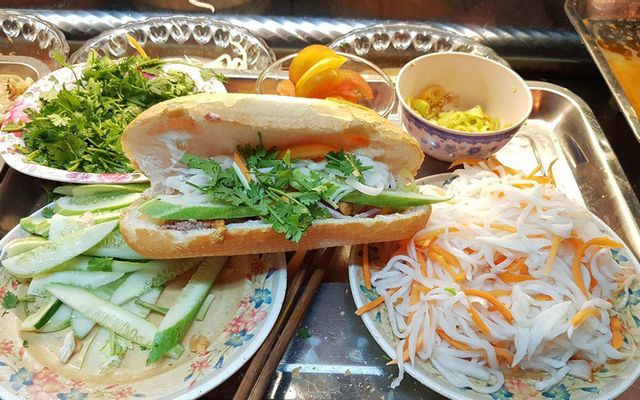 Đồng Xanh - Bánh Mì & Xôi Mặn
