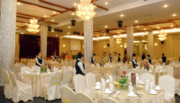 Đông Phương - Tiệc Cưới & Hội Nghị - Lũy Bán Bích