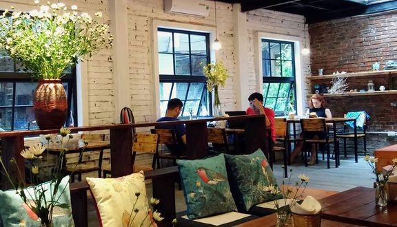 Tổ Chim Xanh - Bluebirds'Nest Book Cafe