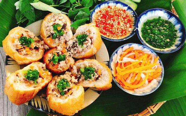 Dì Tám - Bánh Mì Hấp - Món Ăn Sáng