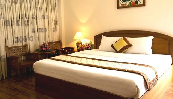 Ven Hồ Hotel