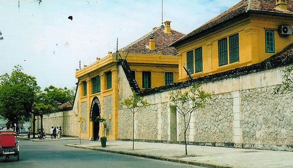 Khu Di Tích Nhà Tù Hỏa Lò