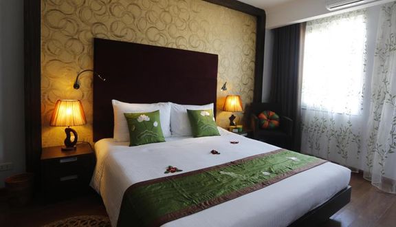 Essence d’Orient Hotel - Tạ Hiện