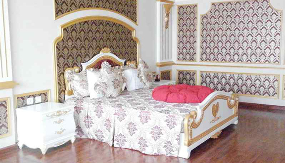 Boss Legend Hotel - Hàng Thùng