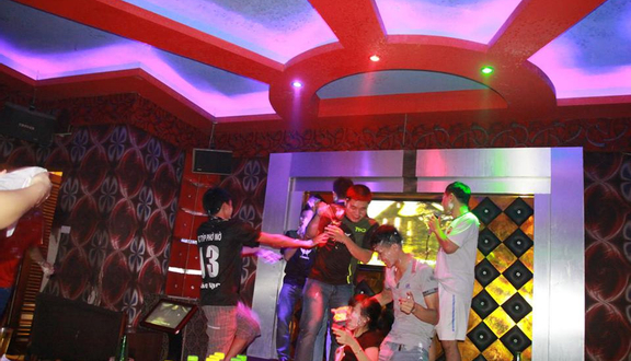 Moonlight Club Karaoke