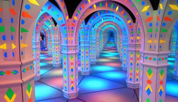Mê Cung Mirror Maze - Times City