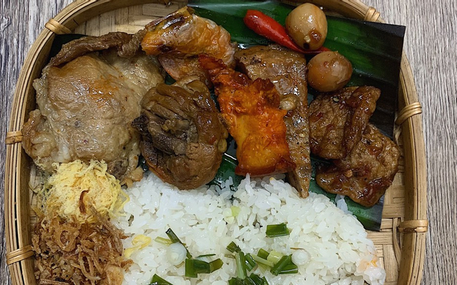 Xôi Gà Sả Trứng