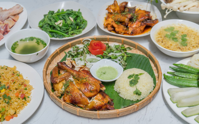Thu Yến 2 - Cơm Gà Nướng Lu & Lẩu Gà