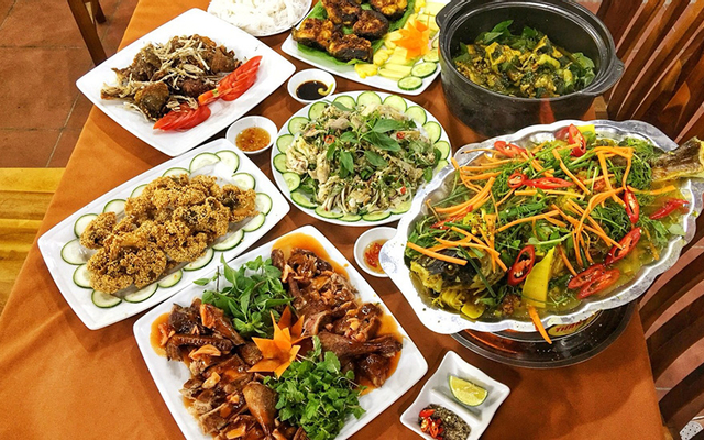 Tôm hấp (1 kg)