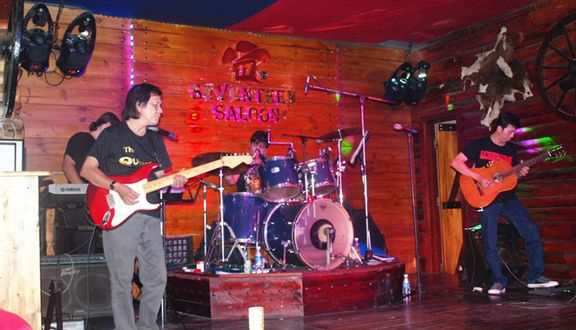 Seventeen Saloon Bar